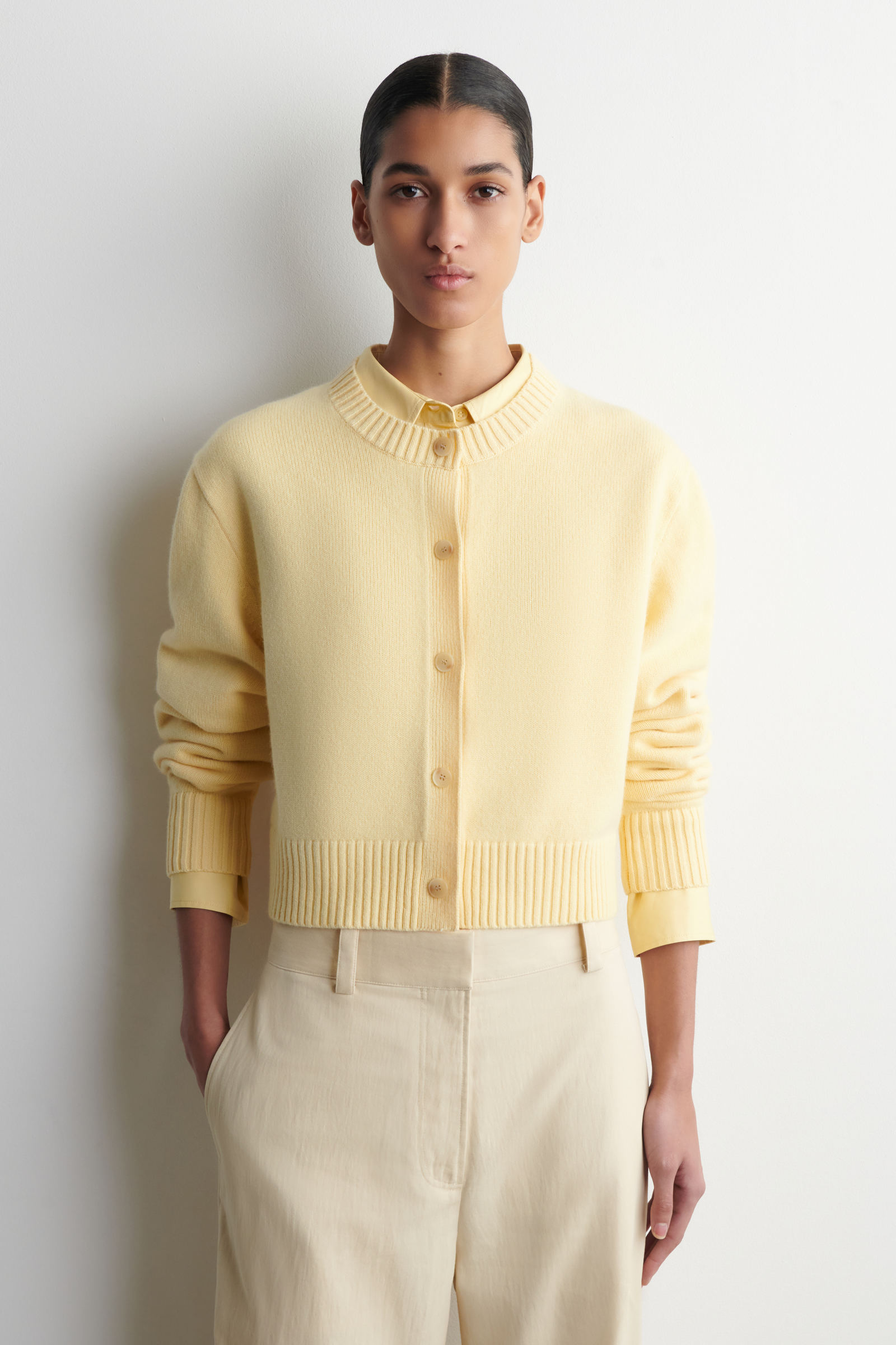 MERINO WOOL CARDIGAN メリノウールカーディガン バターイエロー｜COS