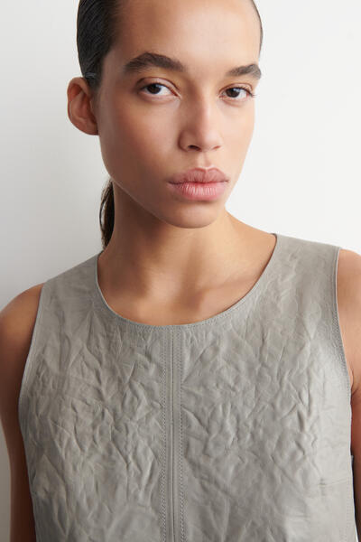 COS テクスチャードレザー シフトドレス