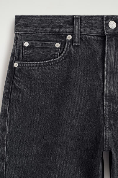 COS CHORDストレートレッグ デニムショートパンツ