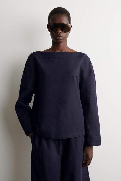 BOAT-NECK LINEN BLOUSE