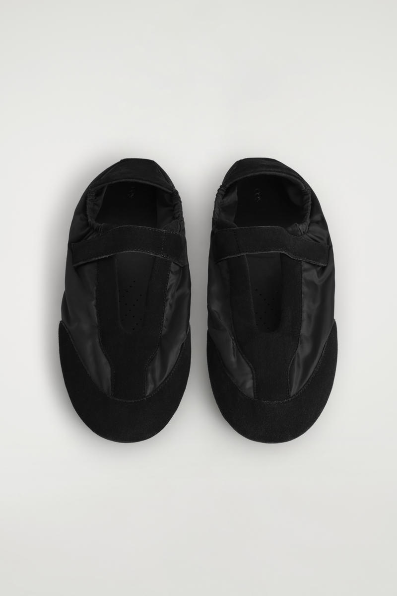 COS スエードナイロン メリージェーンスニーカー