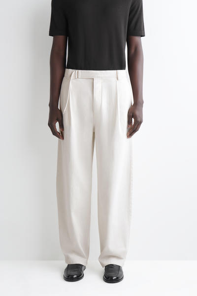 COS ベルト付きデニム　リラックスフィット　バレルレッグパンツ