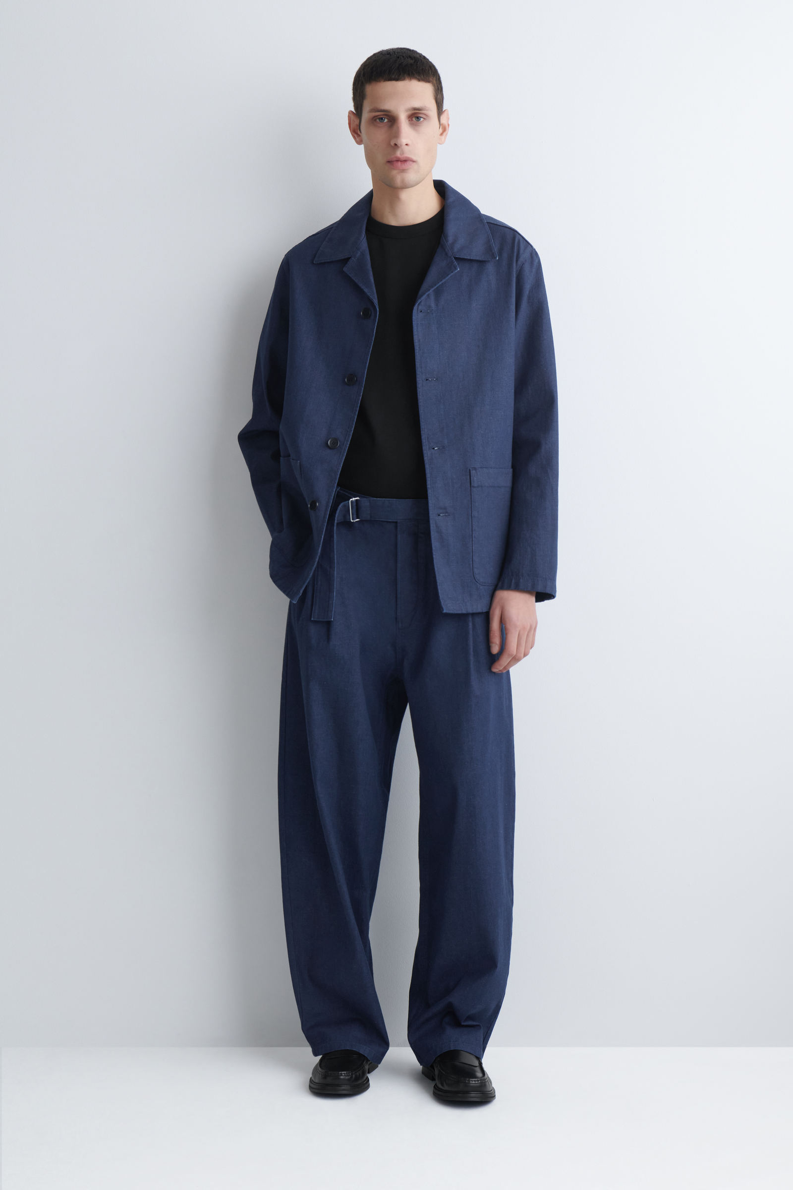 BELTED DENIM RELAXED-FIT BARREL-LEG TROUSERS ベルト付きデニム BELTED DENIM RELAXED-FIT BARREL-LEG TROUSERS ベルト付きデニム