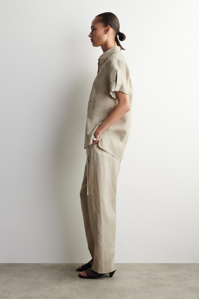 COS 半袖リネンシャツ