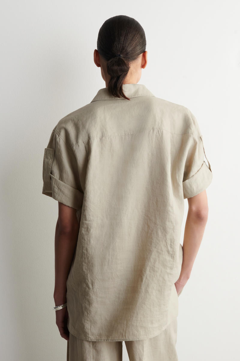 COS 半袖リネンシャツ