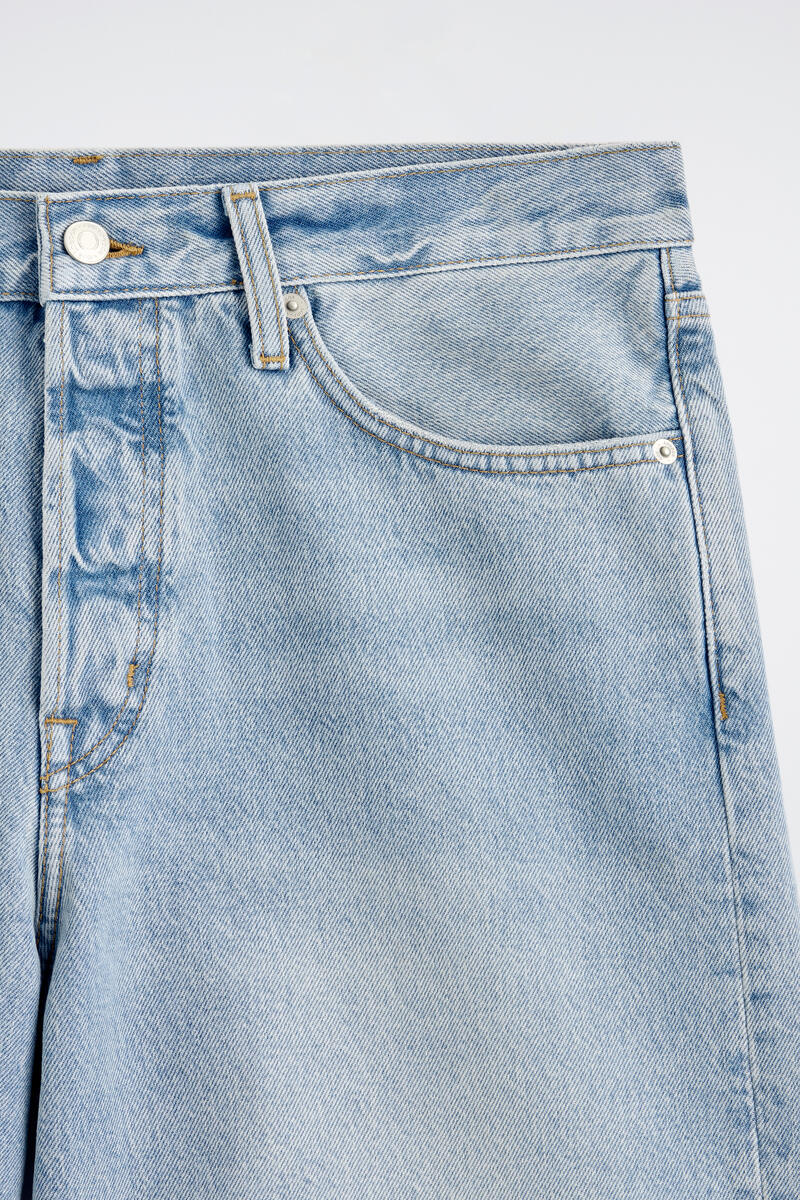 COS デニムショートパンツ ライトブルー KNEE-LENGTH DENIM SHORTS ニーレングス デニムショートパンツ ライト
