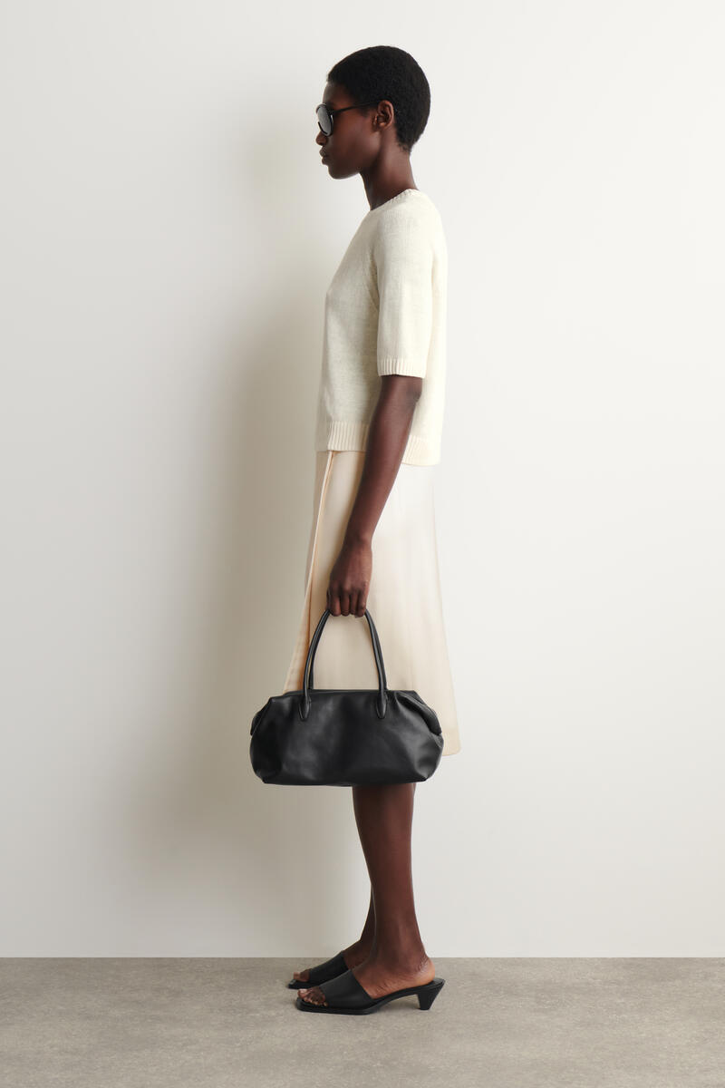 COS シュリンクニットリネンTシャツ