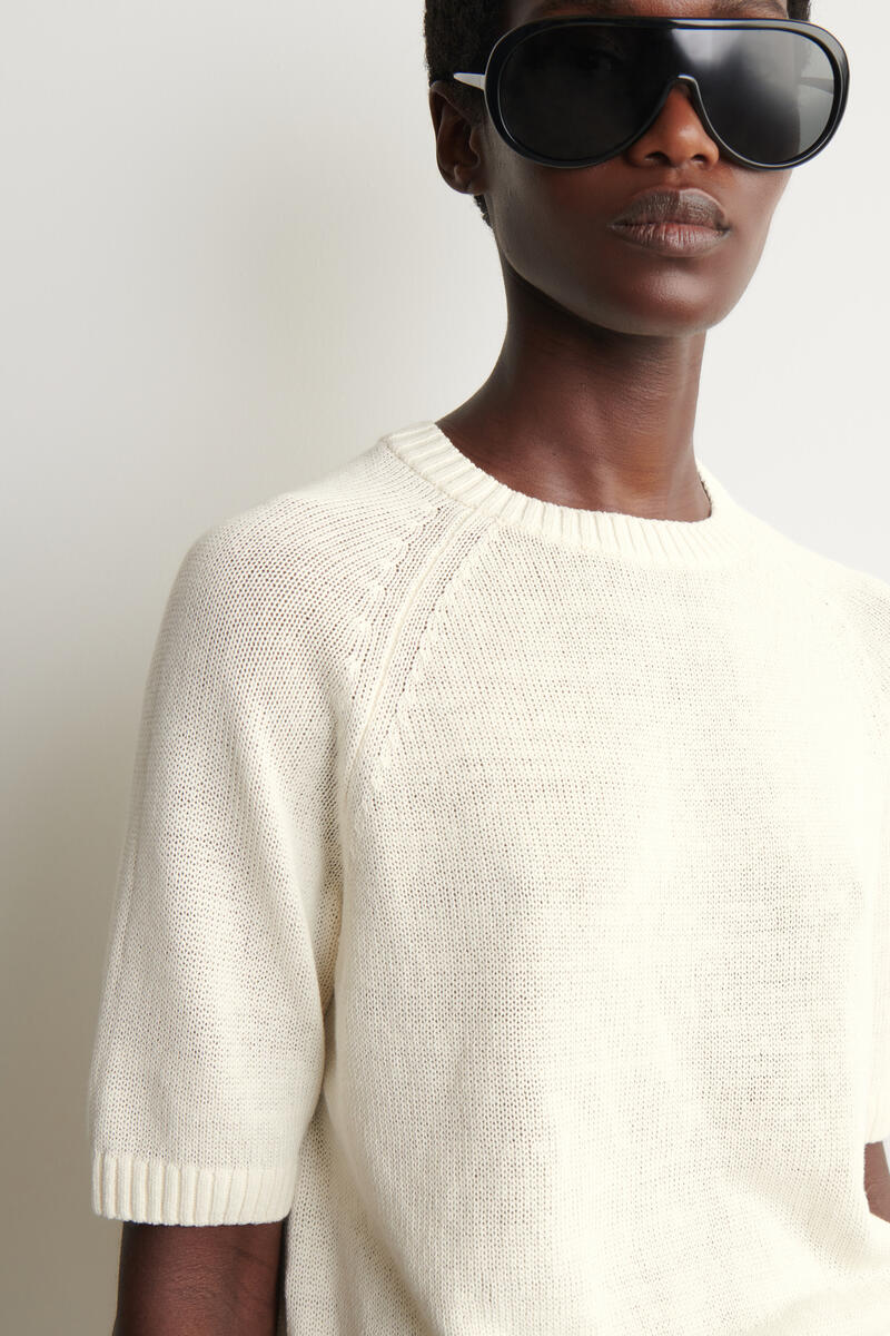 COS シュリンクニットリネンTシャツ