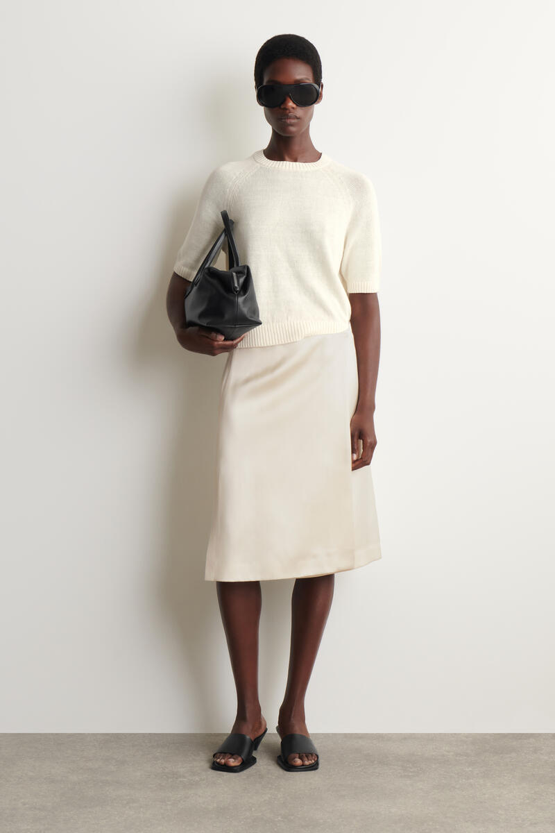 COS シュリンクニットリネンTシャツ