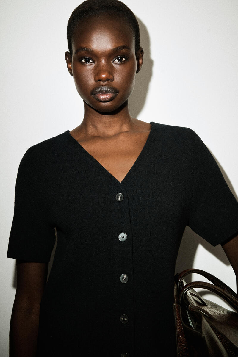 COS ボタン付きミラノリブニット ミニドレス