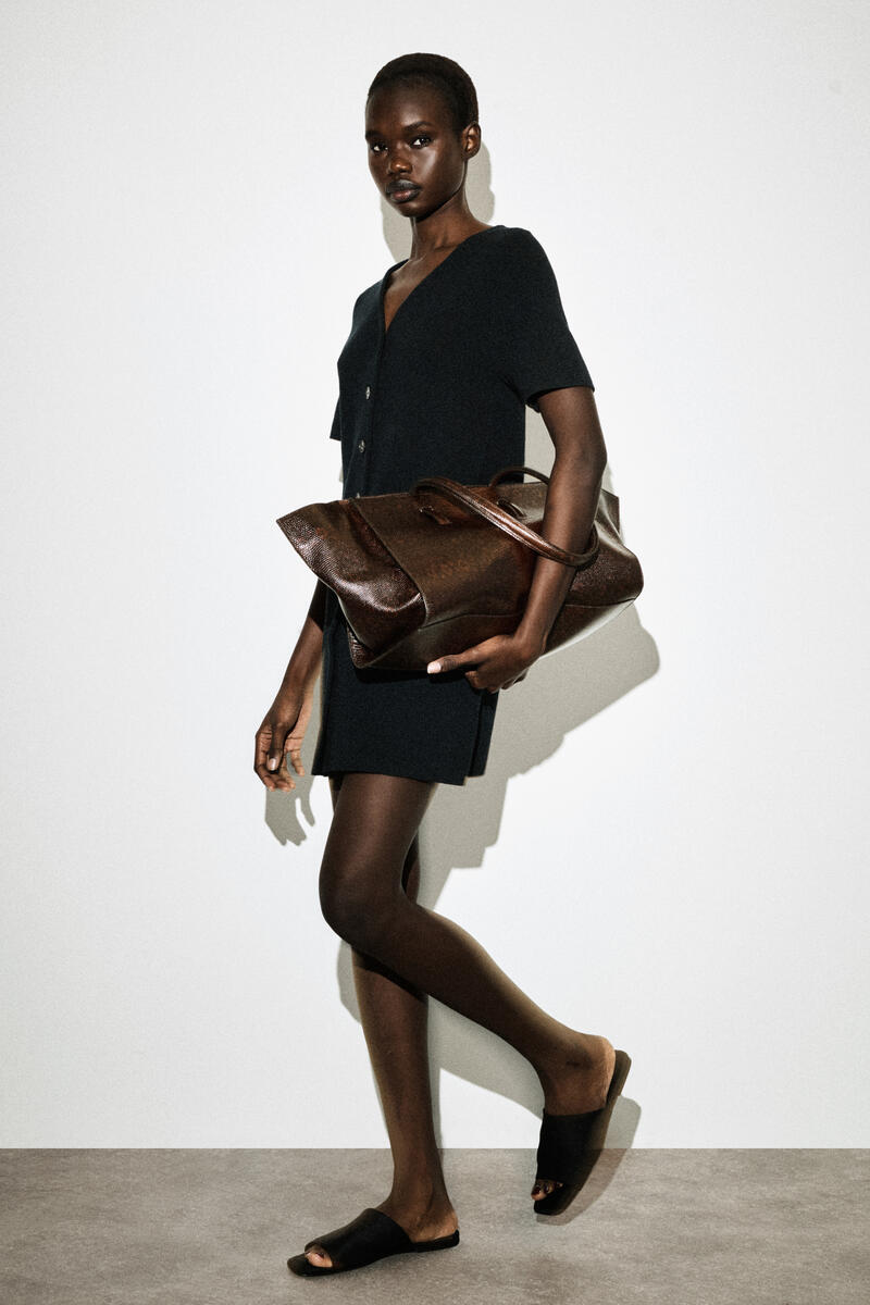 COS ボタン付きミラノリブニット ミニドレス