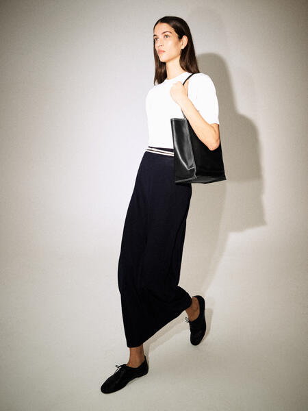 COS ラウンド メリノウール ミディスカート