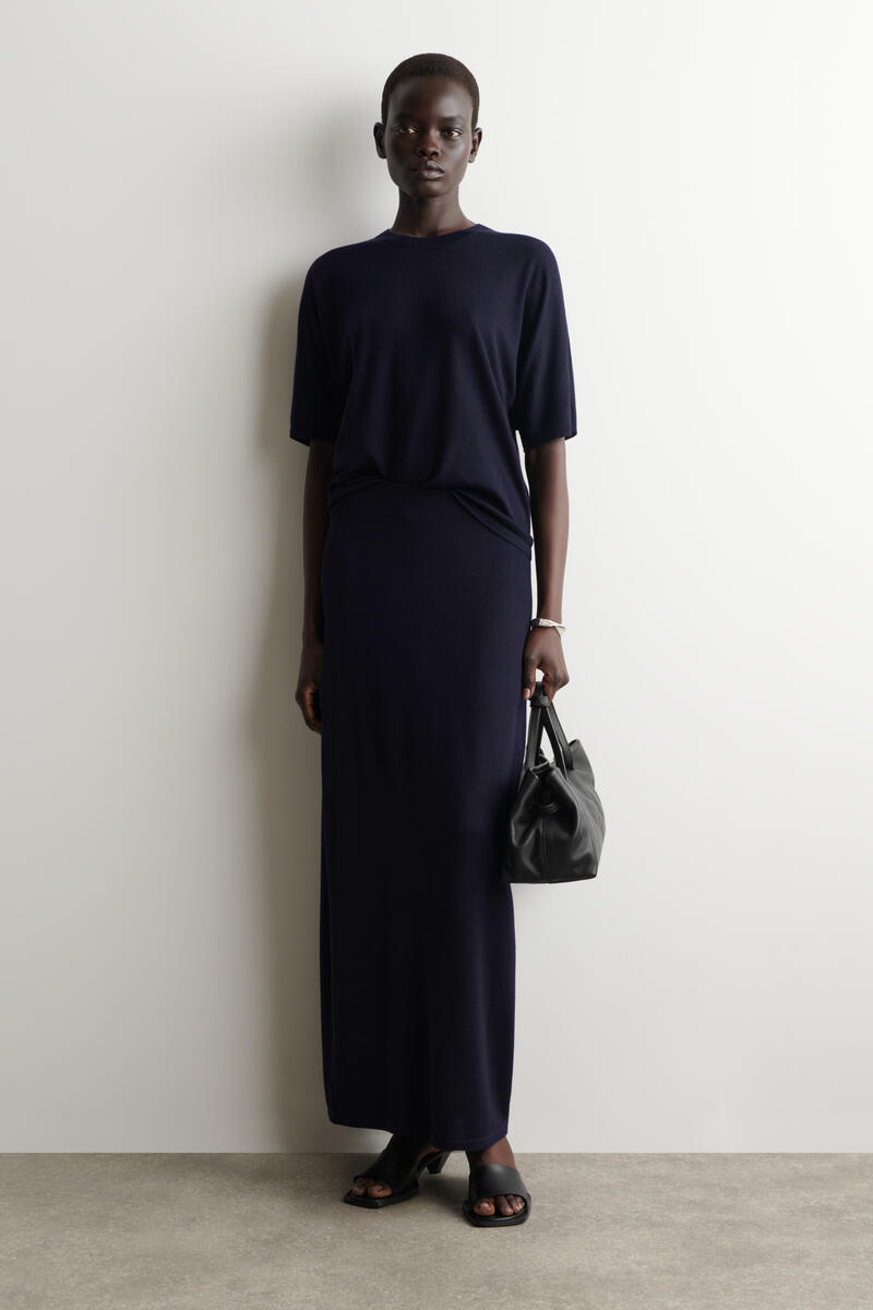 COS ラウンド メリノウール ミディスカート