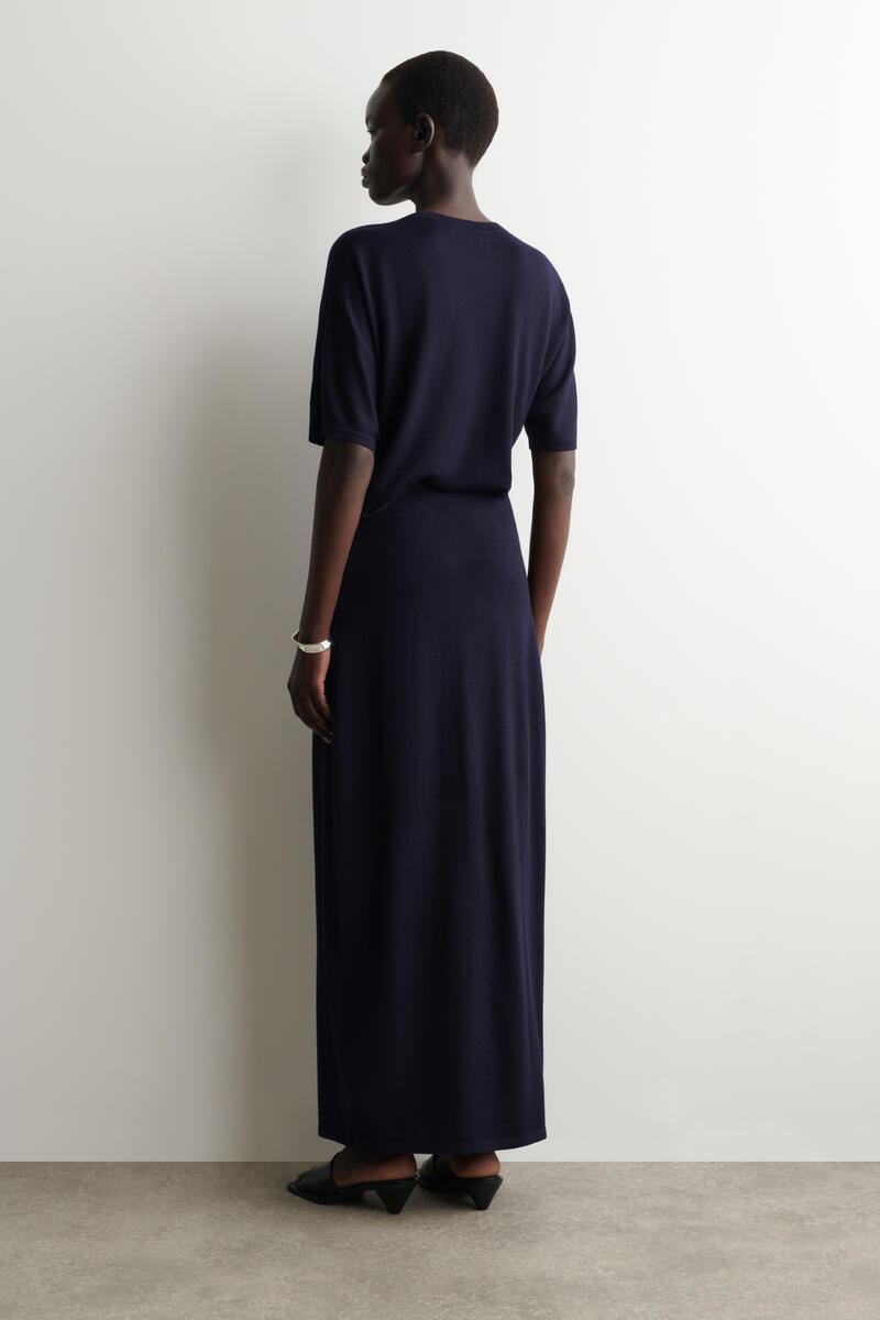 COS ラウンド メリノウール ミディスカート