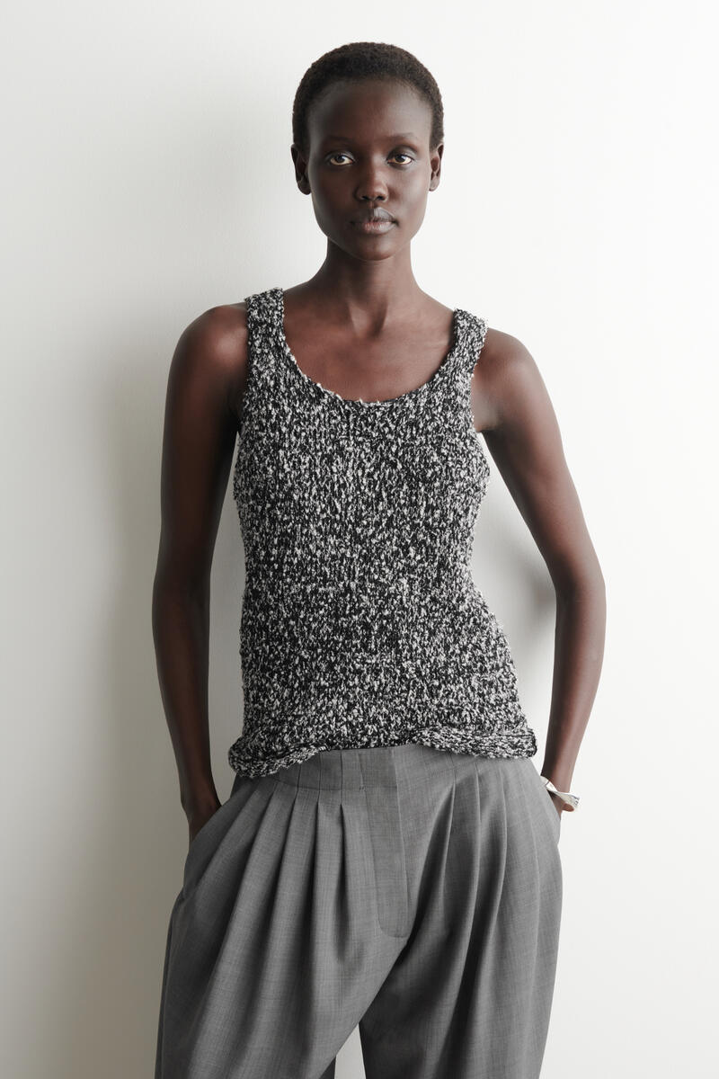 COS ツートーン チャンキー ニットタンクトップ