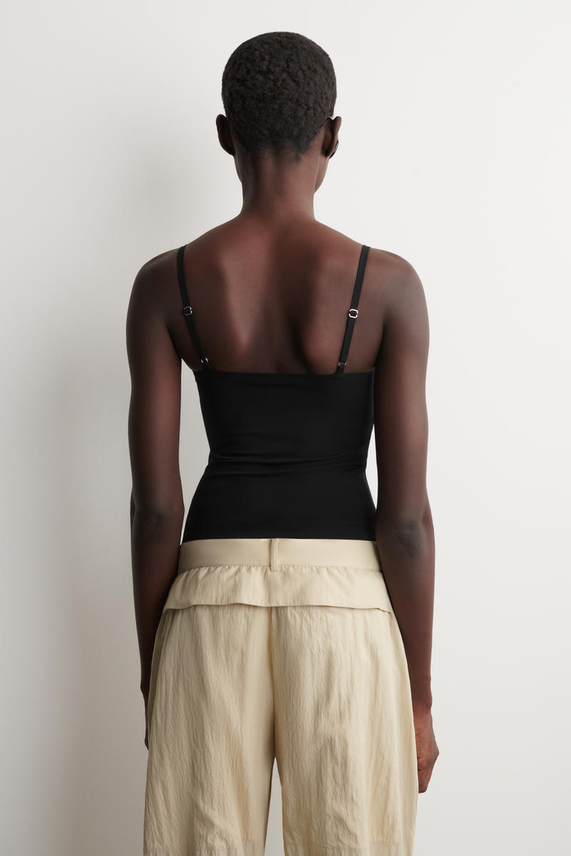 COS インターロックジャージーキャミトップス