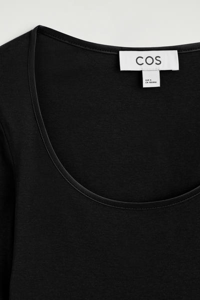 COS サテントリム　コットンジャージー　ロングスリーブトップス