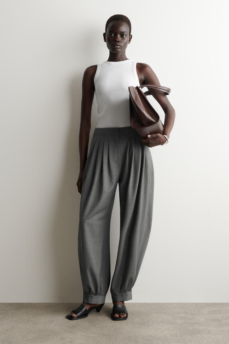 COS リブ編みコットンタンクトップ