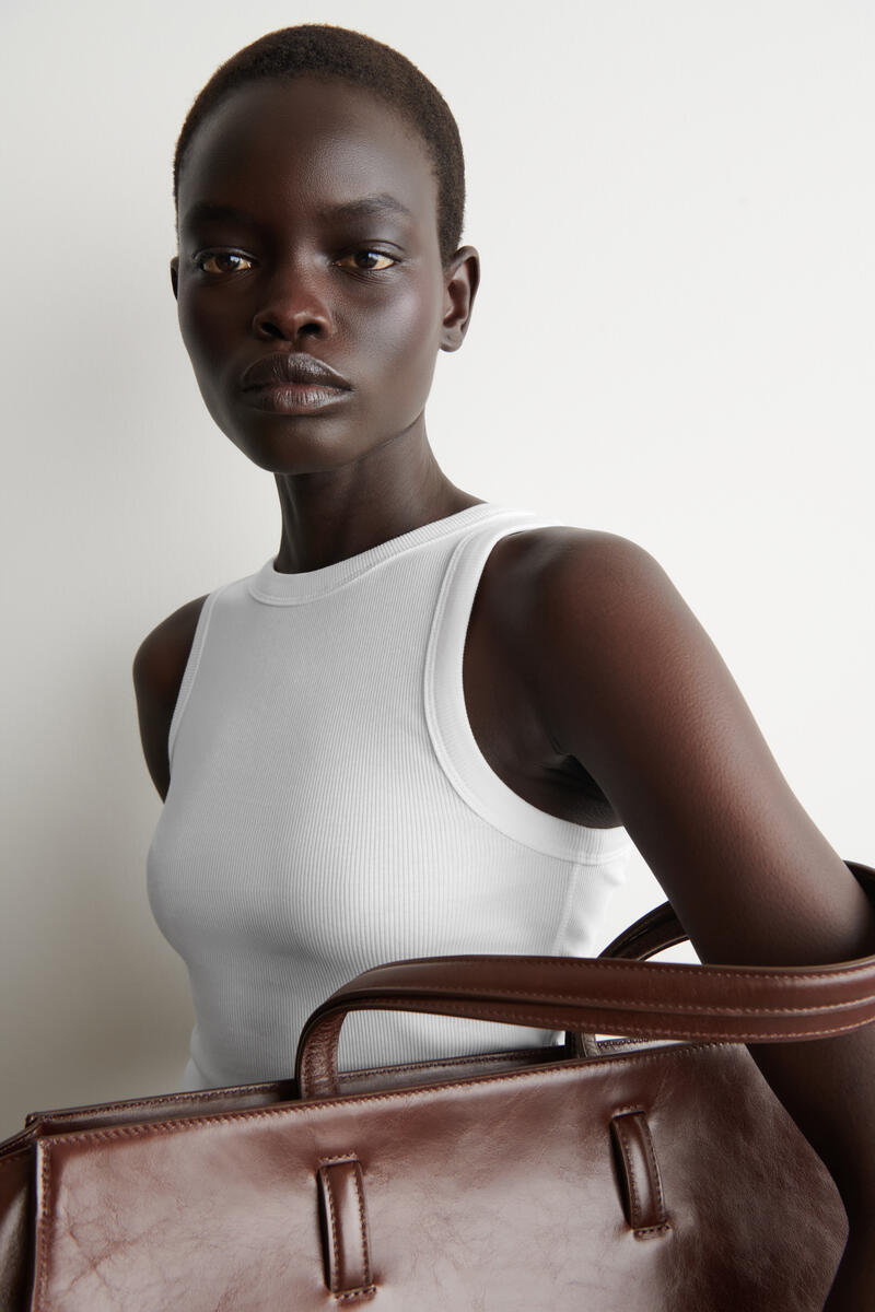 COS リブ編みコットンタンクトップ