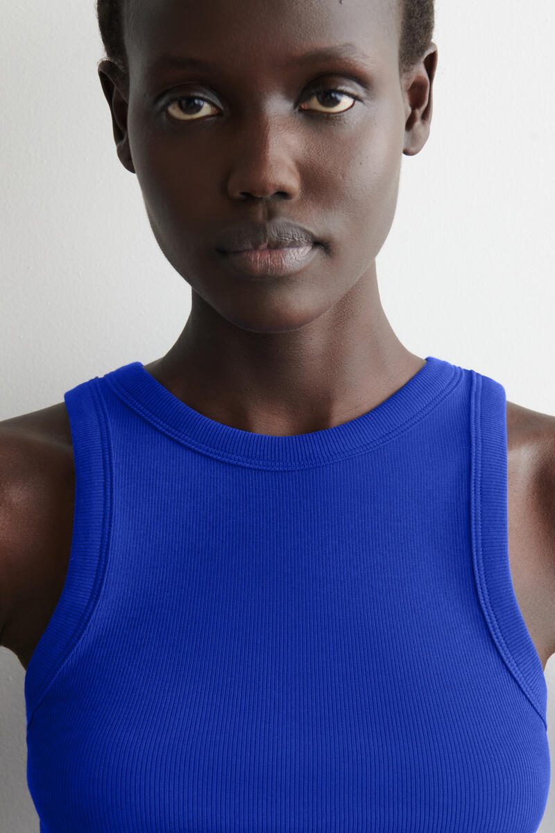 COS リブ編みコットンタンクトップ