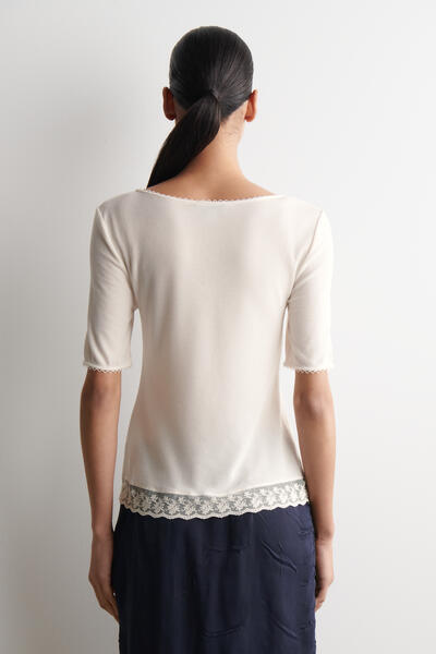 COS レーストリムリブVネックTシャツ