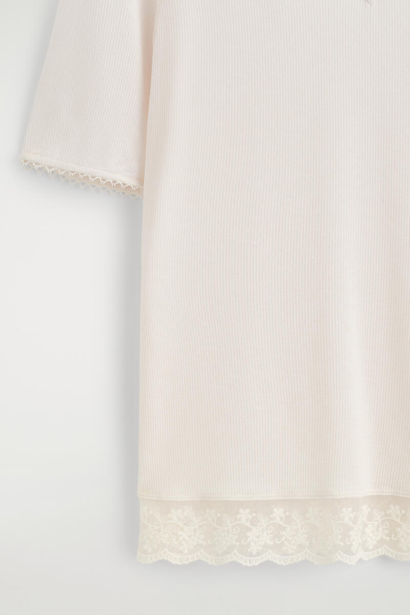 COS レーストリムリブVネックTシャツ