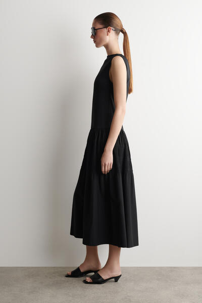 COS ティアードギャザーミディワンピース