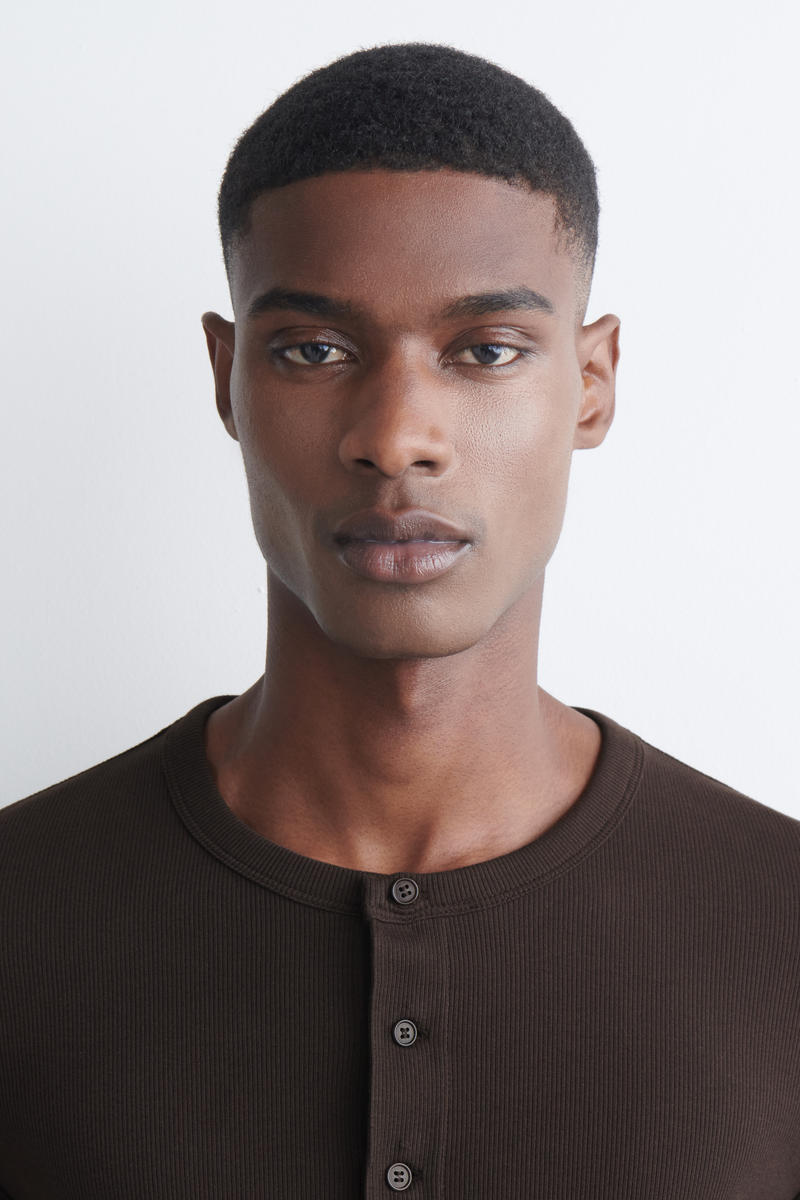 COS リブ編み コットン長袖ヘンリーTシャツ