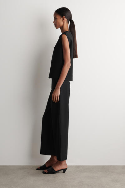 COS ハイウエストパンツ