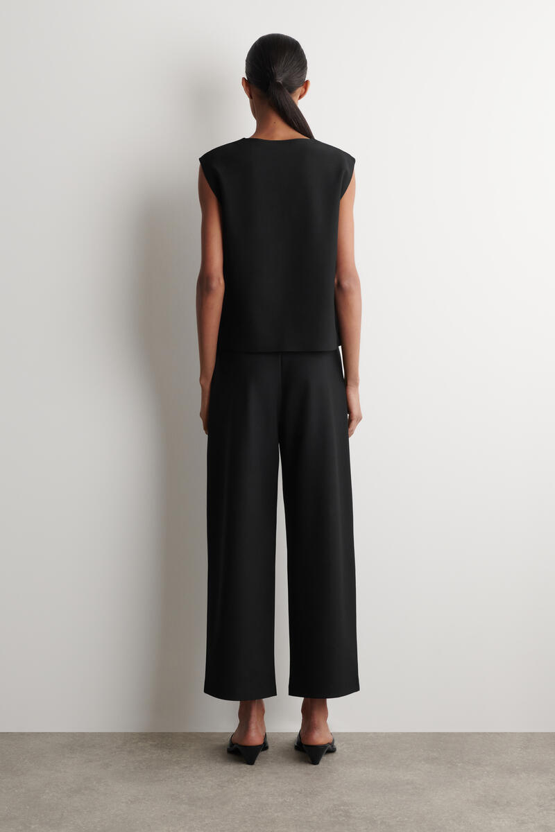 COS ハイウエストパンツ