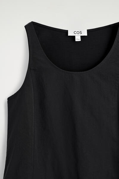 COS ジャージーパネル入り ナイロンミニドレス