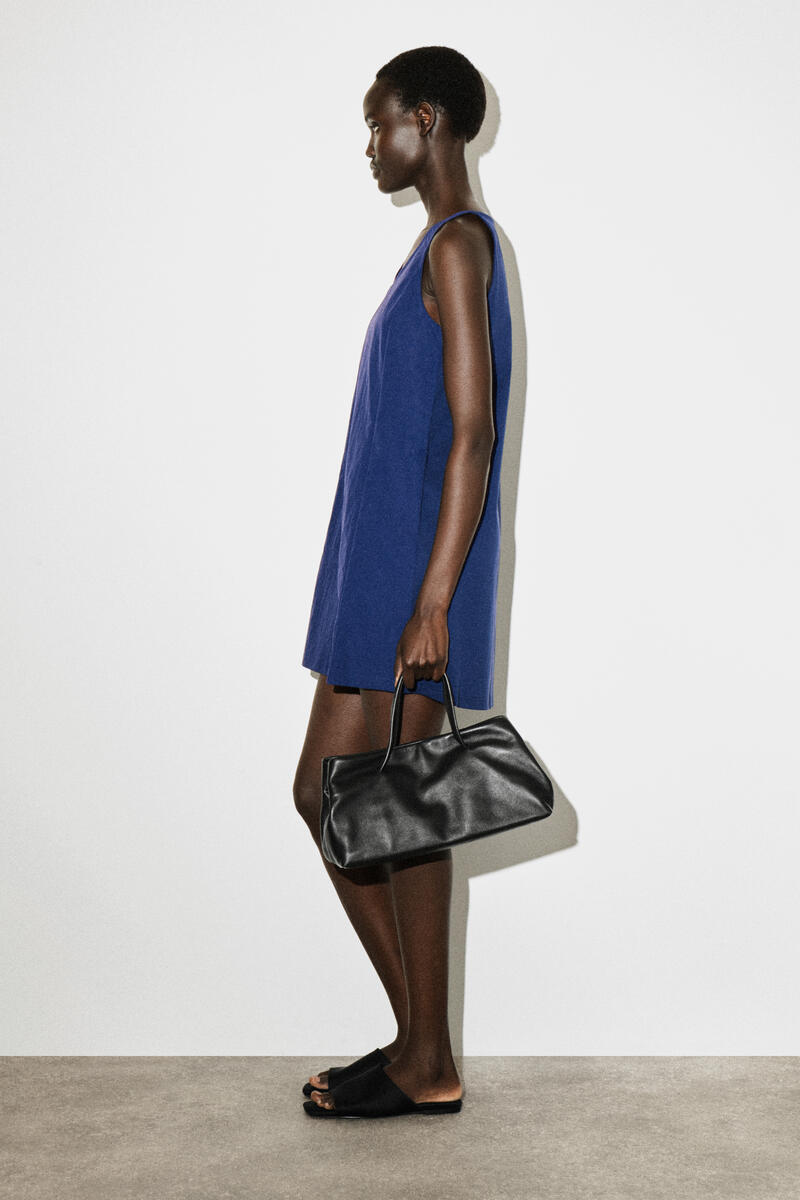 COS ジャージーパネル入り ナイロンミニワンピース