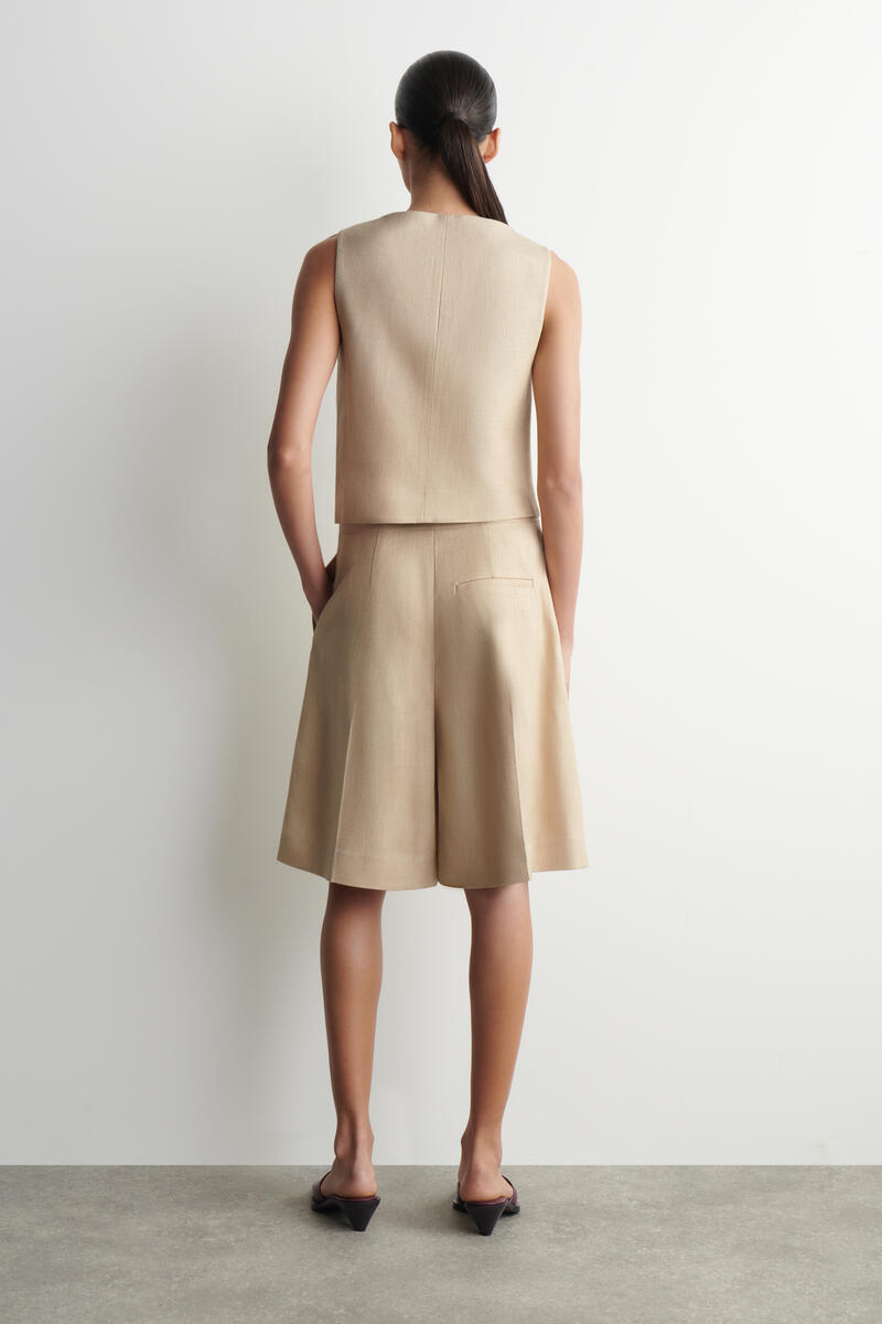 COS ロングライン テーラードショーツ