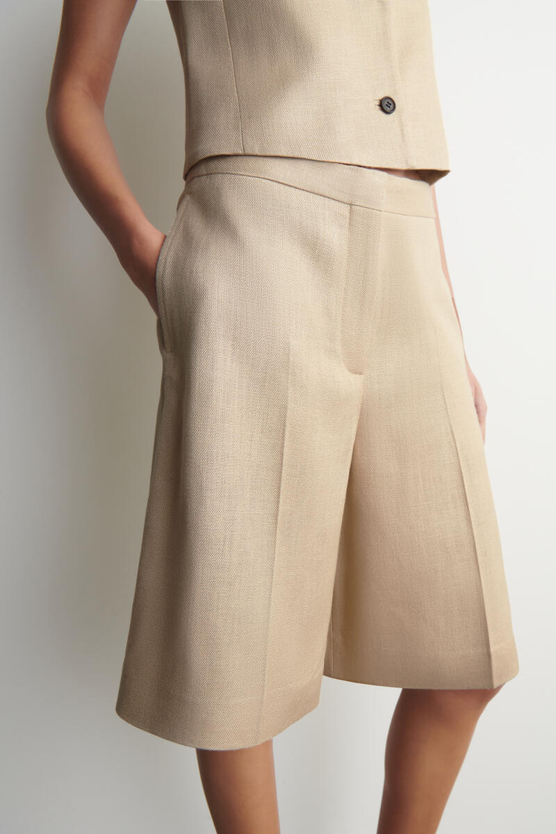 COS ロングライン テーラードショーツ