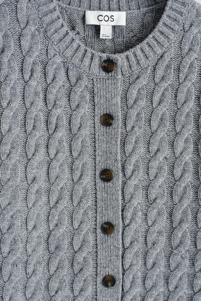 COS ケーブルニットメリノウールカーディガン