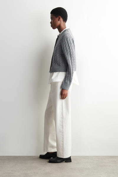 COS ケーブルニットメリノウールカーディガン