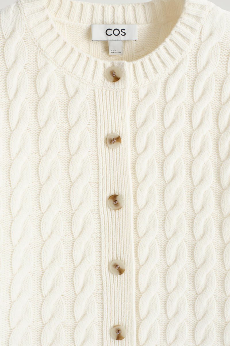 COS ケーブルニットメリノウールカーディガン