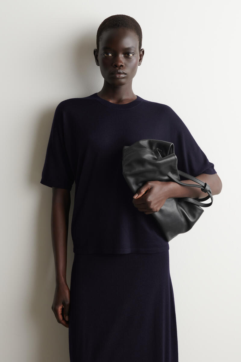 COS メリノウールニットシャツ