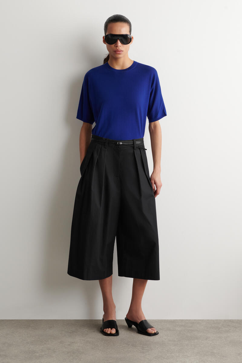 COS メリノウールニットシャツ