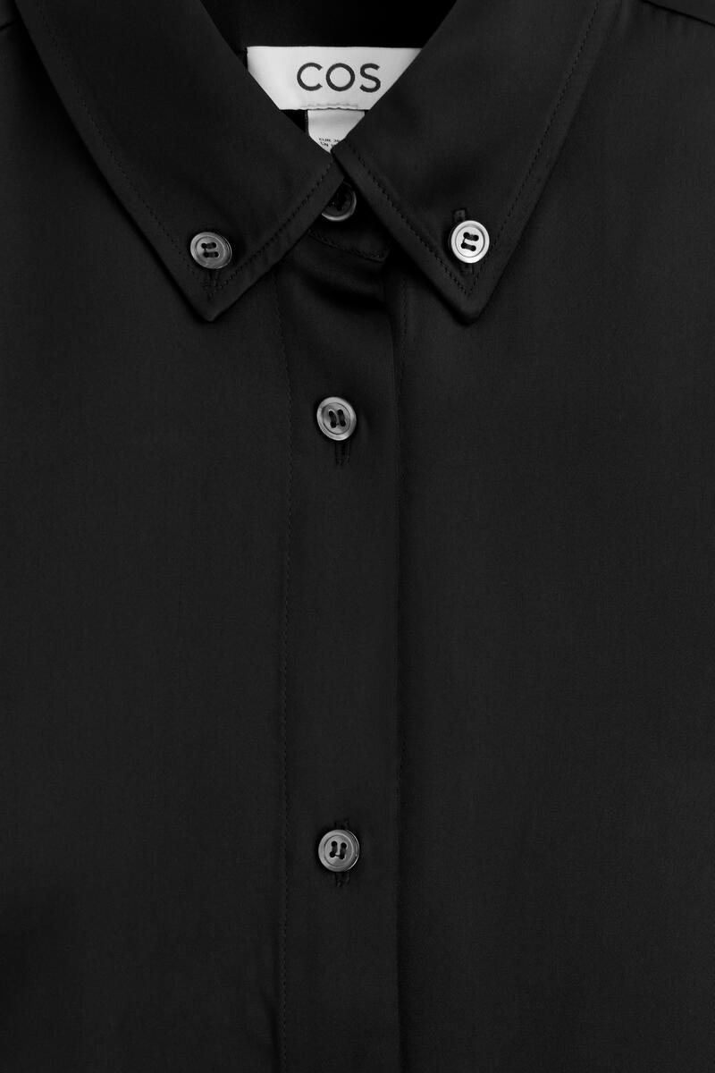 COS ボタンダウンカラー　サテンシャツ