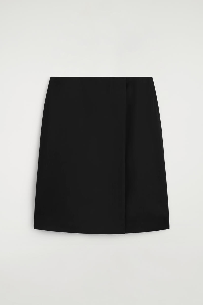 COS サテンラップスカート