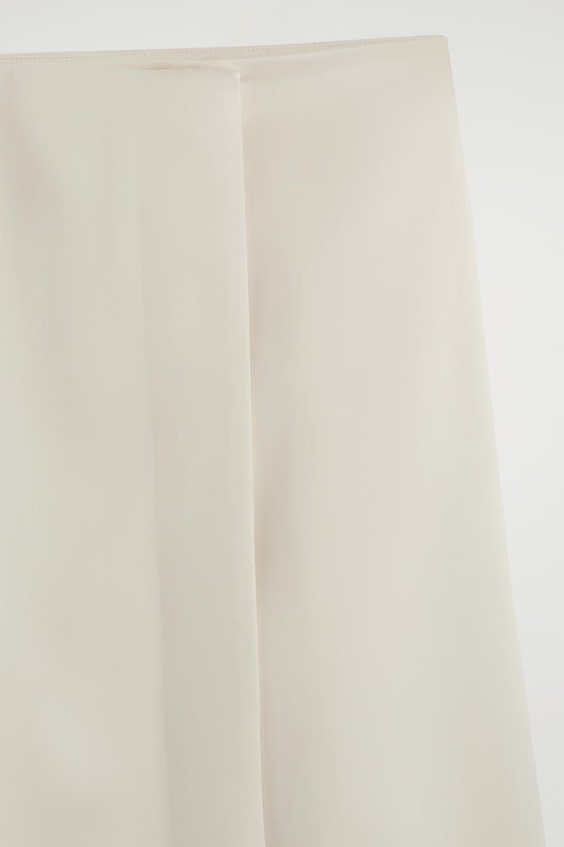 COS サテンラップスカート