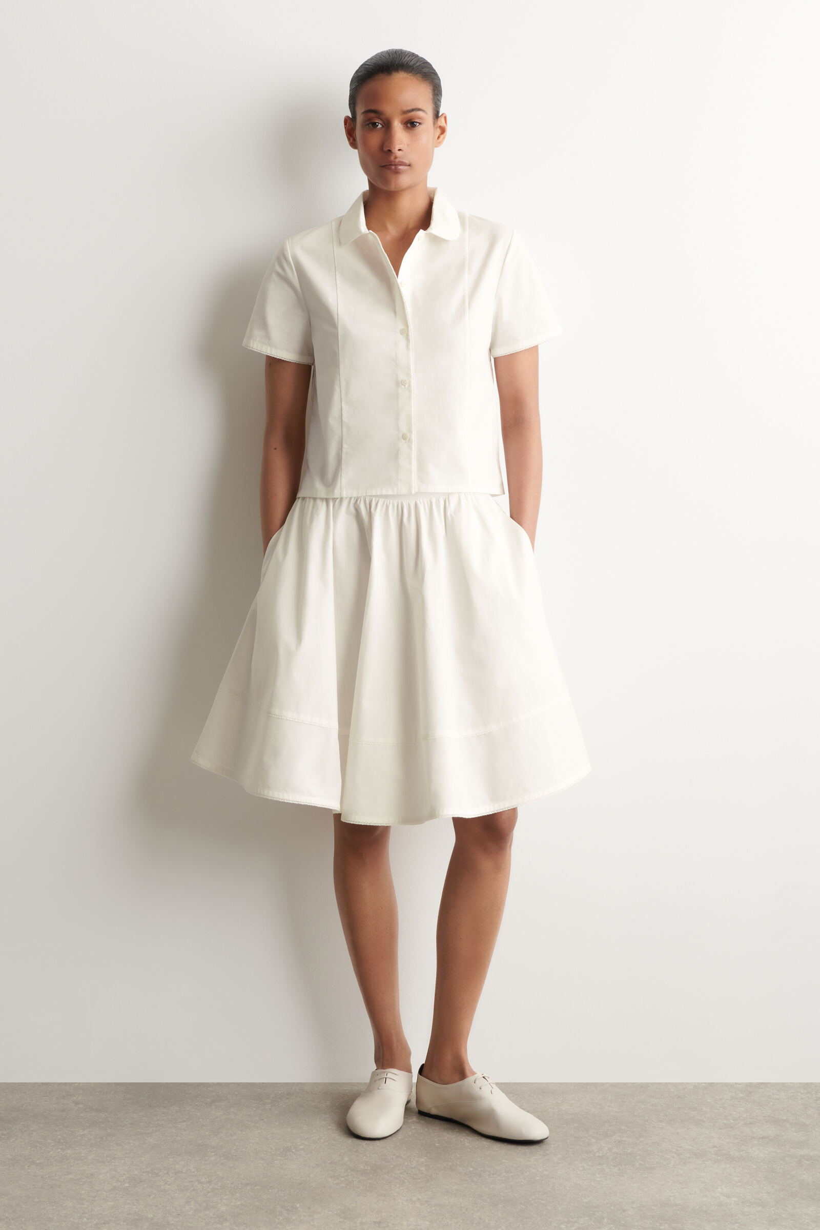スカート ee EMBROIDERED COTTON-POPLIN SKIRT 刺繍入り コットンポプリンスカート