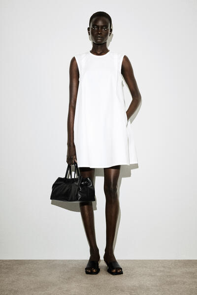 COS ピコットトリムプリーツミニドレス