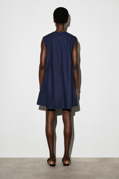 COS ピコットトリムプリーツミニドレス