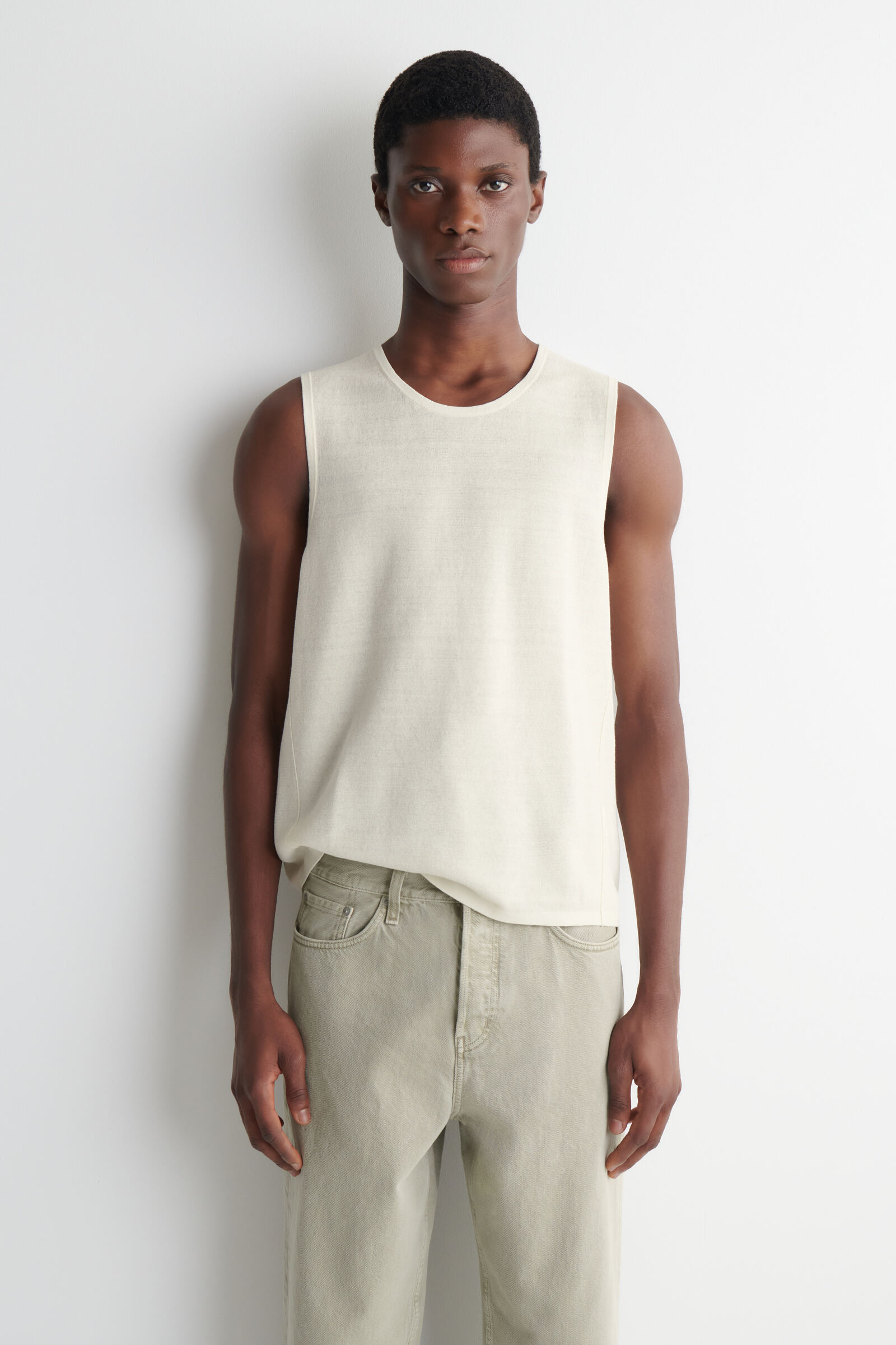 KNITTED LINEN TANK TOP ニットリネンタンクトップ オフホワイト｜COS