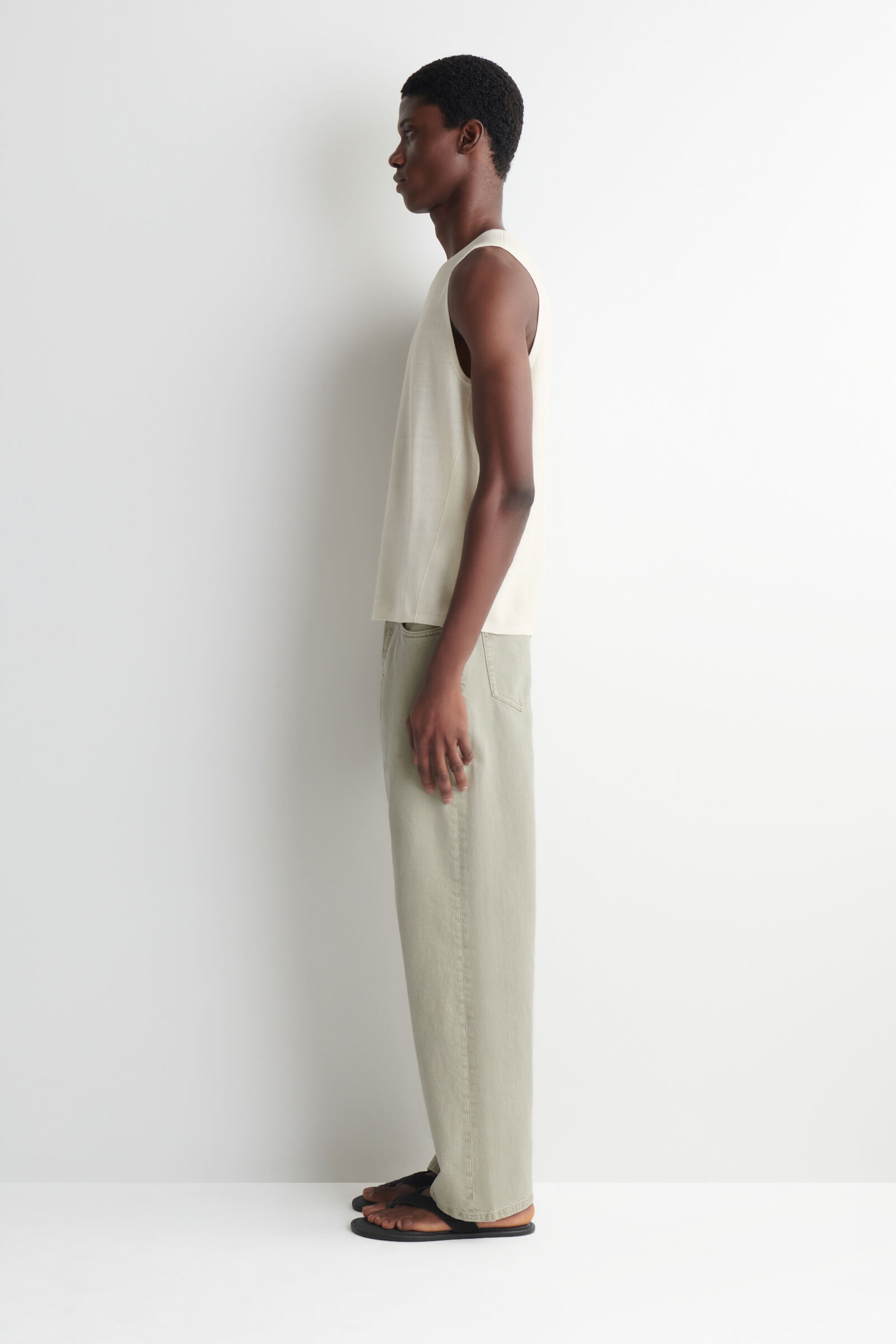 KNITTED LINEN TANK TOP ニットリネンタンクトップ オフホワイト｜COS