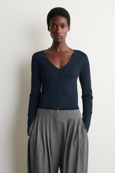 COS ミニマルニットVネックカーディガン