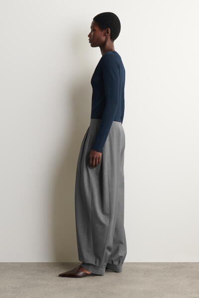 COS ミニマルニットVネックカーディガン