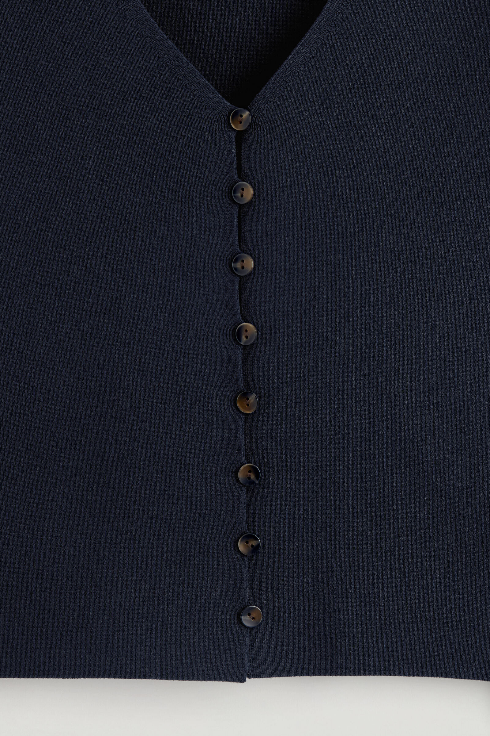 MINIMAL KNITTED V-NECK CARDIGAN ミニマルニットVネックカーディガン